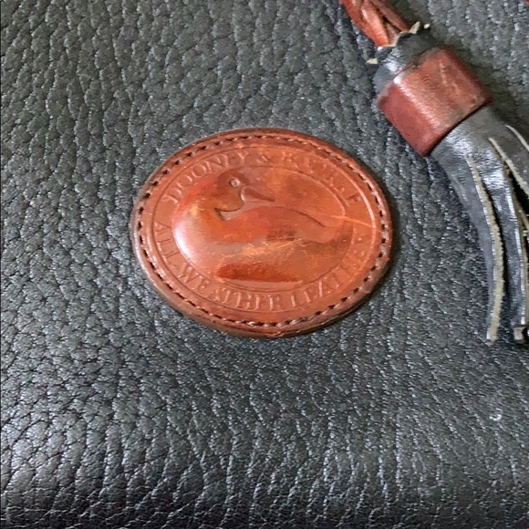 Authentic Dooney & Bourke Vintage crossbody purse - Picture 2 of 6